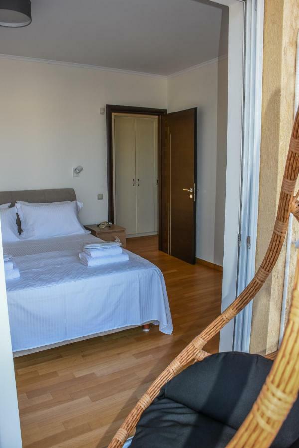 Boutique Penthouse Next To Stavros Niarchos Foundation Atenas Exterior foto